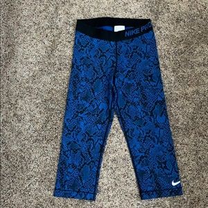 Nike Pro Crop leggings, small